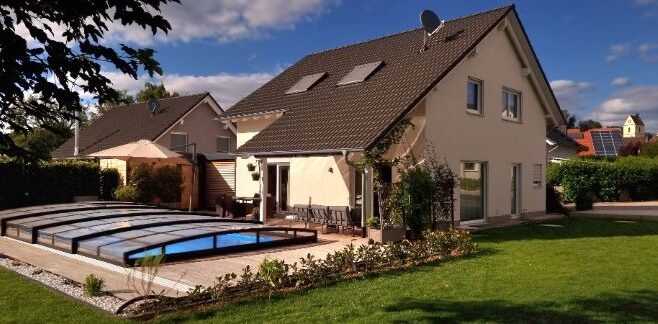 ++NEU IM ANGEBOT++ Modernes Traumhaus mit beheiztem Pool und Heimkino in Kandern (Tannenkirch), 79400 Kandern (Tannenkirch), Einfamilienhaus