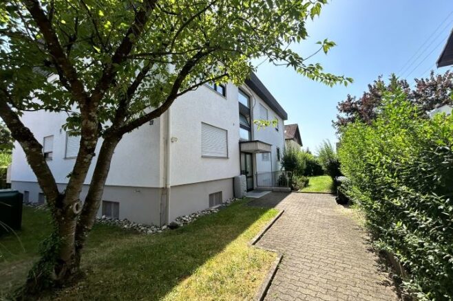 ++NEU IM ANGEBOT++ Geräumige 4,5-Zi.-DG-Wohnung mit großem Balkon und Einzelgarage in Weil-Haltingen, 79576 Weil am Rhein / Haltingen, Dachgeschosswohnung