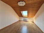 ++NEU IM ANGEBOT++ Geräumige 4,5-Zi.-DG-Wohnung mit großem Balkon und Einzelgarage in Weil-Haltingen - Zimmer