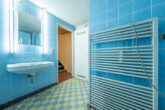 ++VERKAUFT ++ Reiheneckhaus mit Garage – „Köchlinhaus“ – ideal für Handwerker! - Badezimmer